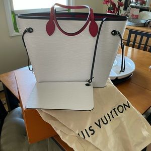 Gently used Louis Vuitton never full mm